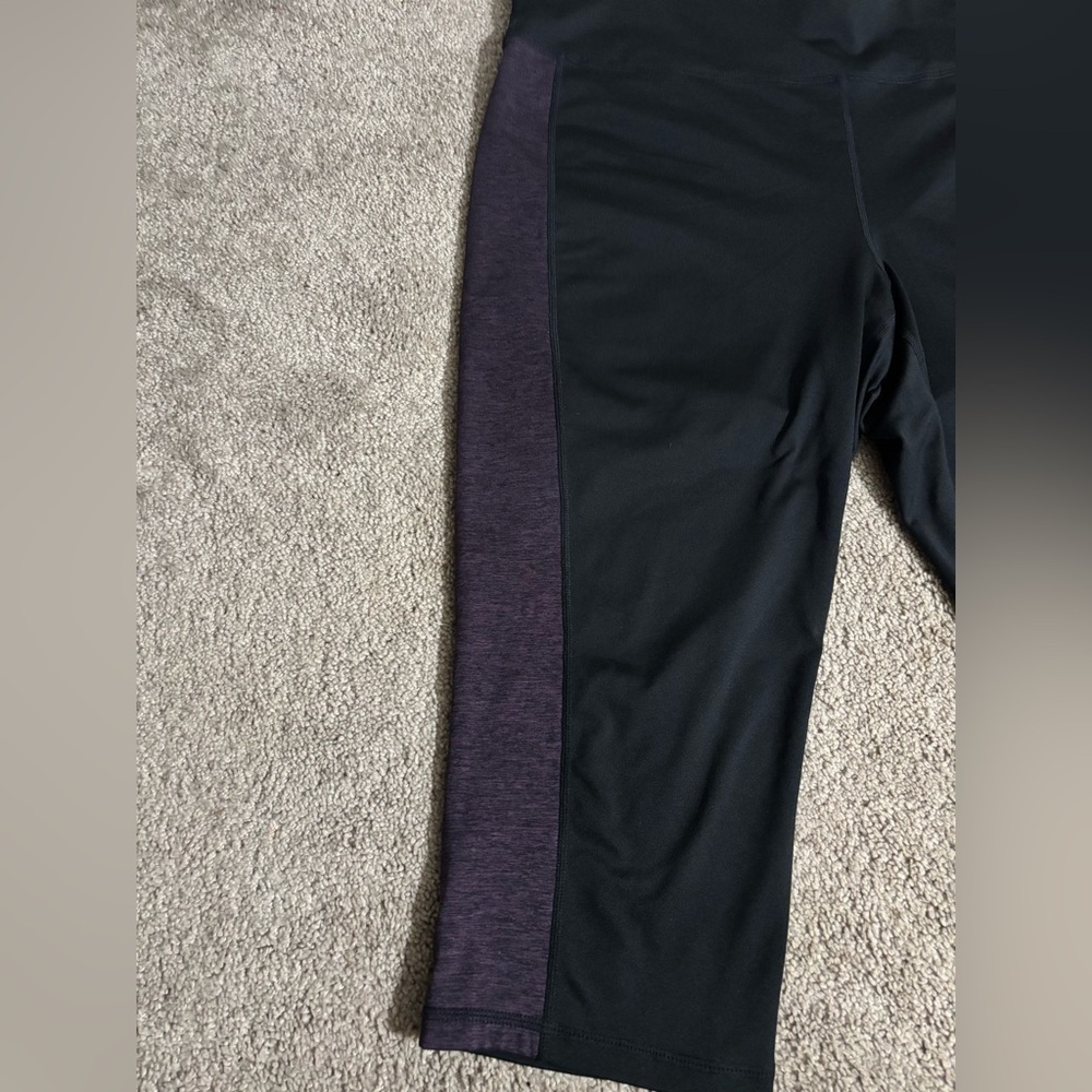 Ideology Womens Plus Size
Colorblocked Capri Leggings Size 2X - Picture 2 of 13
